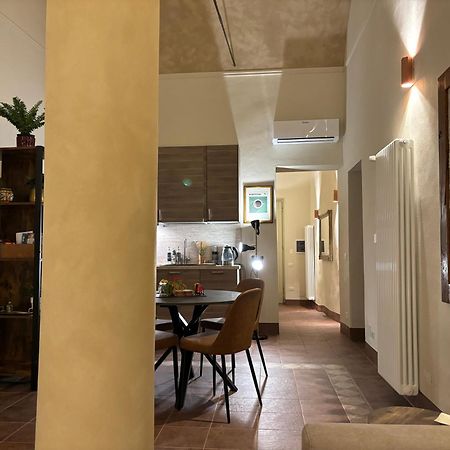 Appartamento L'Antica Colonna, In Centro Storico ปาร์มา ภายนอก รูปภาพ