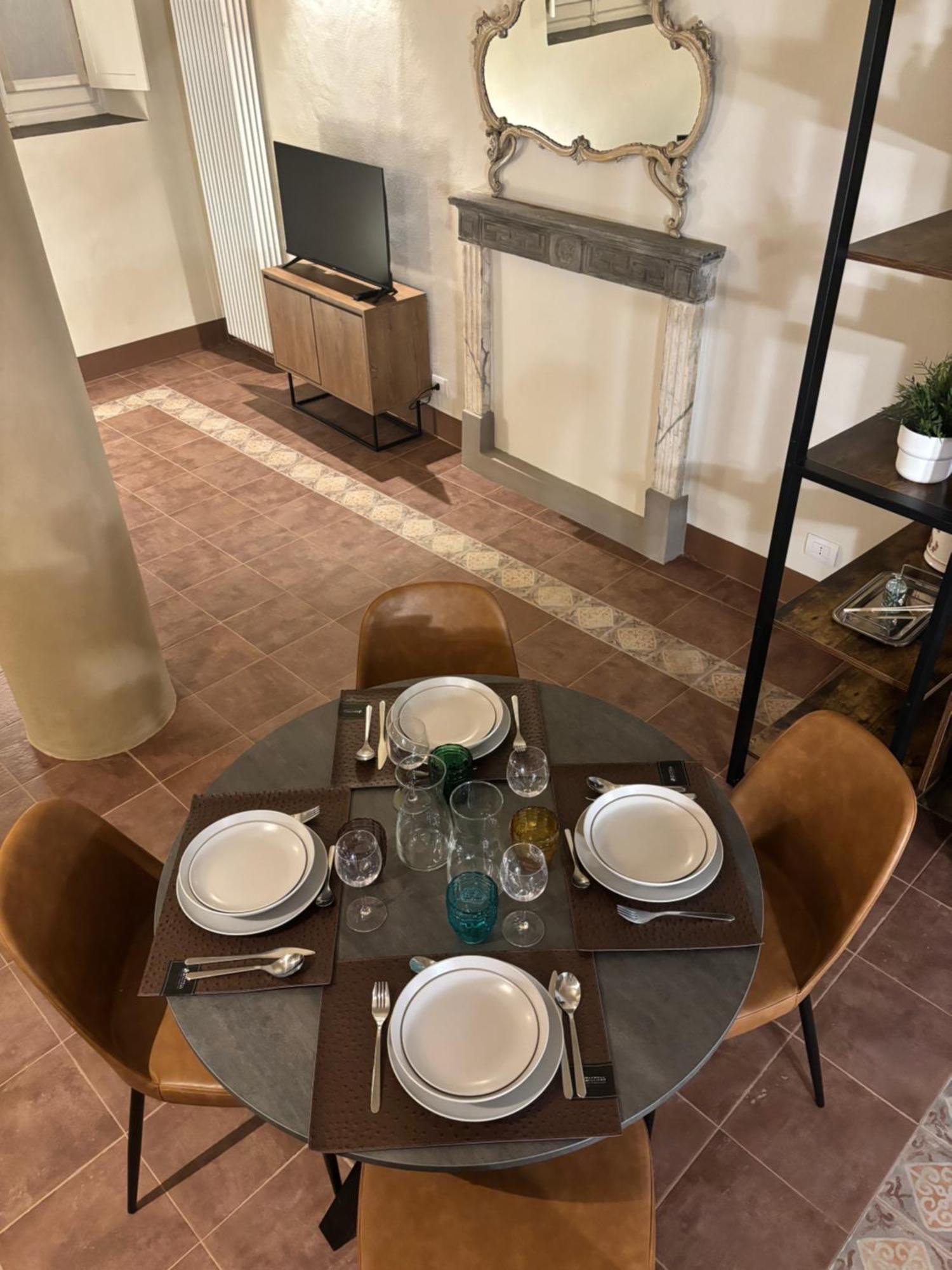 Appartamento L'Antica Colonna, In Centro Storico ปาร์มา ภายนอก รูปภาพ