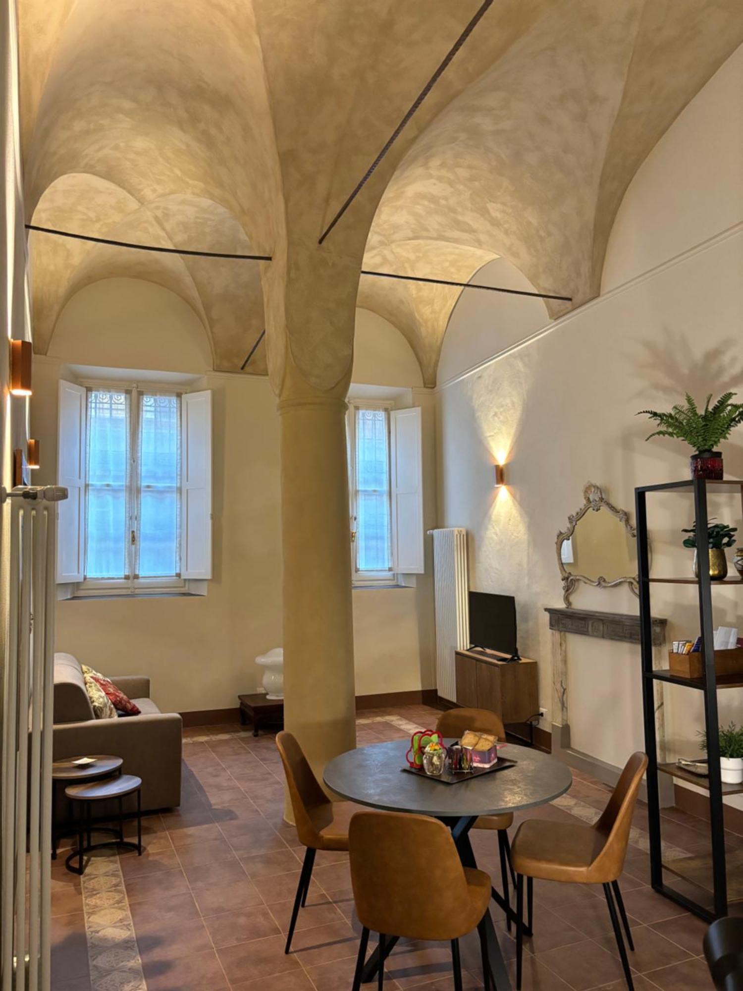 Appartamento L'Antica Colonna, In Centro Storico ปาร์มา ภายนอก รูปภาพ